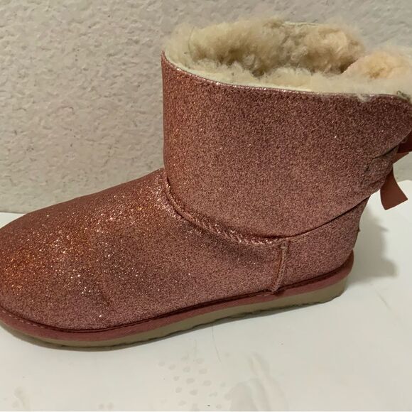 UGG Australia Women Mini Bailey Bow Sparkle Mid Boots Size 7 Pink 1100053 GUC - Picture 2 of 12